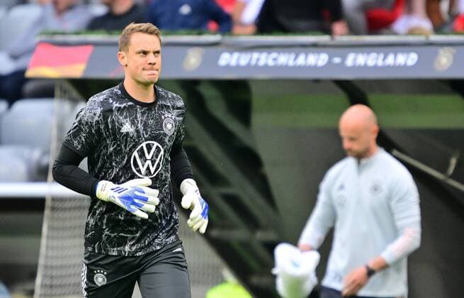07 06 2022 UEFA Nations League international match Germany Germany gg England United Kingdom Manuel Neuer 1, Germany warming up warm up