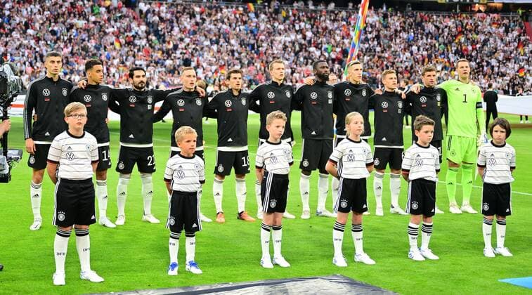 07 06 2022 UEFA Nations League international match Germany Germany gg England United Kingdom from left Kai Havertz 7, Germany Jamal Musiala 14, Germany Ilkay Gündogan Guendogan 21, Germany David Raum 3, Germany Jonas Hofmann 18, Germany Lukas Klostermann 16, Germany Antonio Rüdiger Ruediger 2, Germany Nico Schlotterbeck 23, Germany Joshua Kimmich 6, Germany Thomas Müller Mueller 13, Germany Manuel Neuer 1, Germany during national anthem before the start of the match.