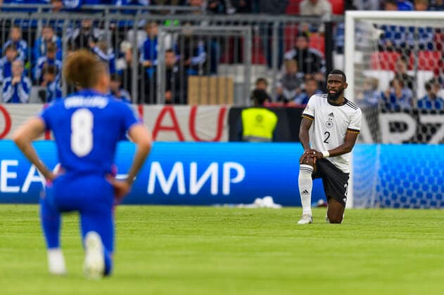 GER, UEFA Nations League, Germany England 07 06 2022, Allianz Arena, Munich, GER, UEFA Nations League, Germany England, pictured taking a knee before the game Jude Bellingham England 8 Antonio Ruediger Ruediger Germany 2 nordphotoxGmbHx xStraubmeier nph00004