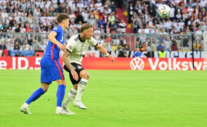 07 06 2022 UEFA Nations League international Germany Germany gg England United Kingdom John Stones 5, England, left David Raum 3, Germany