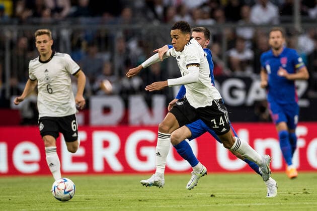 UEFA Nations League, Germany England 07 06 2022 Jamal Musiala Germany, 14 , Mason Mount England, 11 UEFA Nations League, Germany England, Allianz Arena, Munich Copyright: xBEAUTIFULxSPORTS Wunderlx