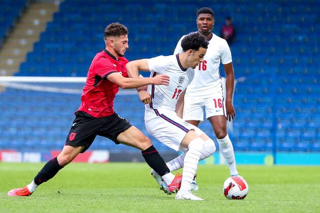 Mandatory Credit: Photo by Ryan Crockett JMP Shutterstock (12976060ax) Arinald Rrapaj of Albania challenges Curtis Jones of England for possession England U21, U 21 v Albania U21, UK - 07 Jun 2022 Editorial use only England U21 v Albania U21, UK - 07 Jun 2022 Editorial use only  Copyright: xRyanxCrockett JMP Shutterstockx 12976060ax