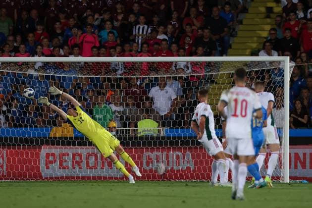 Cesena, Italy, 7th June 2022. Nicolo Barella of Italy scores to give the side a 1-0 lead during the UEFA Nations League match at Stadio Dino Manuzzi, Cesena. Picture credit should read: Jonathan Moscrop Sportimage EDITORIAL USE ONLY. No use with unauthorised audio, video, data, fixture lists, club league logos or live services. Online in-match use limited to 120 images, no video emulation. No use in betting, games or single club league player publications. SPI-1722-0006