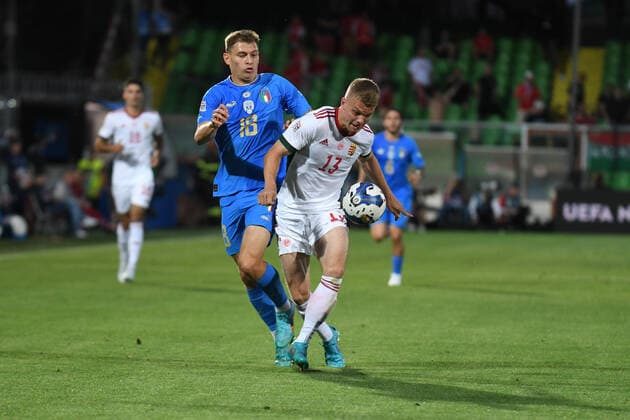 Mandatory Credit: Photo by Ettore Griffoni LiveMedia Shutterstock (12976211o) Italy s Nicolo Barella in action against Hungary s Andras Schafer football UEFA Nations League match Italy vs Hungary, Dino Manuzzi stadium, Cesena, Italy - 07 Jun 2022 football UEFA Nations League match Italy vs Hungary, Dino Manuzzi stadium, Cesena, Italy - 07 Jun 2022  Copyright: xEttorexGriffoni LiveMedia Shutterstockx 12976211o