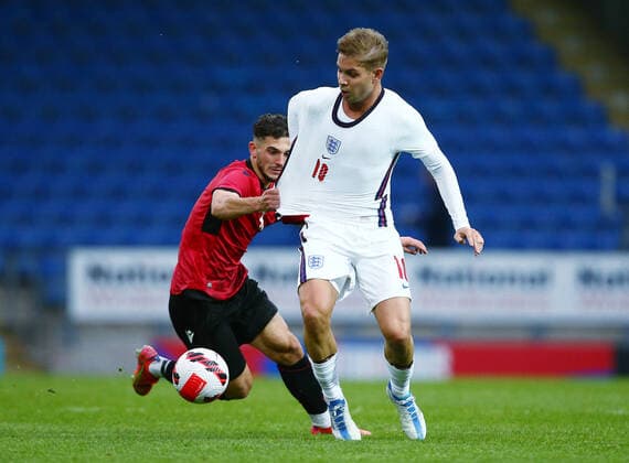 Mandatory Credit: Photo by Matt West Shutterstock (12975306v) Emile Smith Rowe of England and Arinaldo Rrapaj of Albania England U21, U 21 v Albania U21, UEFA U21 European Championship, EM, Europameisterschaft 2023 Qualifying, Group G, International Football, Technique Stadium, Chesterfield, UK - 07 Jun 2022 EDITORIAL USE ONLY No use with unauthorised audio, video, data, fixture lists, club league logos or live services. Online in-match use limited to 120 images, no video emulation. No use in betting, games or single club league player publications. England U21 v Albania U21, UEFA U21 European Championship 2023 Qualifying, Group G, International Football, Technique Stadium, Chesterfield, UK - 07 Jun 2022 EDITORIAL USE ONLY No use with unauthorised audio, video, data, fixture lists, club league logos or live services. Online in-match use limited to 120 images, no video emulation. No use in betting, games or single club league player publications.  Copyright: xMattxWest Shutterstockx 12975306v