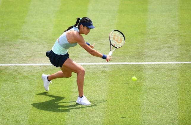 Mandatory Credit: Photo by Anna Gowthorpe Shutterstock (12968519bj) Emma Raducanu of Great Britain during her first round match Rothesay Open, Tennis, Nottingham Tennis Centre, Nottingham, UK - 07 Jun 2022 Rothesay Open, Tennis, Nottingham Tennis Centre, Nottingham, UK - 07 Jun 2022  Copyright: xAnnaxGowthorpe Shutterstockx 12968519bj