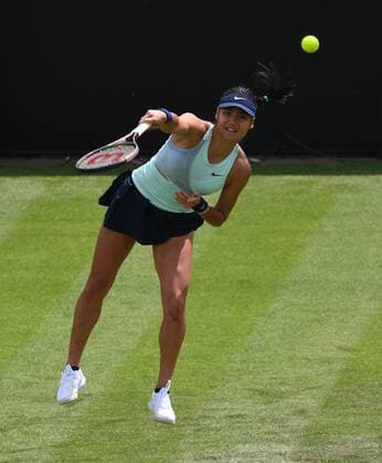Mandatory Credit: Photo by Anna Gowthorpe Shutterstock (12968519bn) Emma Raducanu of Great Britain during her first round match Rothesay Open, Tennis, Nottingham Tennis Centre, Nottingham, UK - 07 Jun 2022 Rothesay Open, Tennis, Nottingham Tennis Centre, Nottingham, UK - 07 Jun 2022  Copyright: xAnnaxGowthorpe Shutterstockx 12968519bn