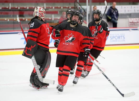 June 7, 2022 - Team Canada celebrates a second period goal during their game against Sweden at LaBahn Ice Arena in Madison, Wisconsin during the 2022 IIHF U-18 Women s World Championship, WM, Weltmeisterschaft Cal Media Madison United States of America - ZUMAc04_ 20220607_zaf_c04_070 Copyright: xRickyxBassmanx