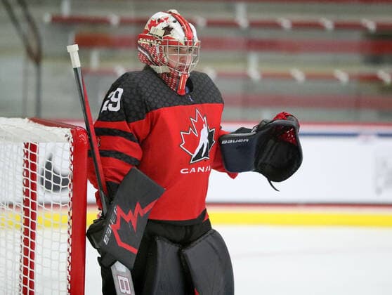June 7, 2022 - Canada goalie Mari Pietersen looks at the action on ice during their game against Sweden at LaBahn Ice Arena in Madison, Wisconsin during the 2022 IIHF U-18 Women s World Championship, WM, Weltmeisterschaft Cal Media Madison United States of America - ZUMAc04_ 20220607_zaf_c04_067 Copyright: xRickyxBassmanx