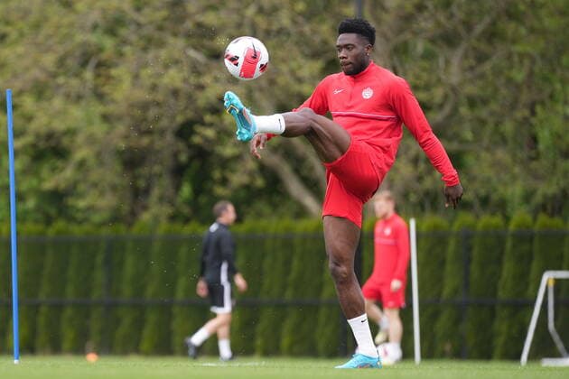June 7, 2022, VANCOUVER, BC, CANADA: Canadian national men s soccer team forward Alphonso Davies juggles a ball during a training session for a CONCACAF Nations League match against Curacao, in Vancouver, on Tuesday, June 7, 2022. Canada s men s soccer team is back to training for the Thursday match, but the players say there s still work to be done on reaching a new deal with the s national governing body. A scheduled friendly against Panama on Sunday was cancelled after the Canadian team refused to play due to a labour dispute. Canada News - June 7, 2022 - ZUMAc35_ 20220607_zaf_c35_084 Copyright: xDarrylxDyckx