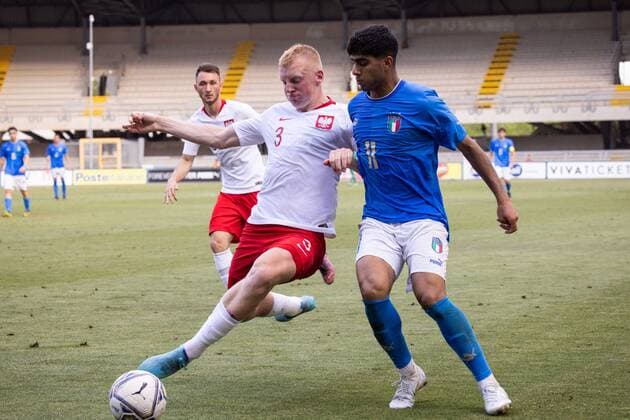 Jakub Szymanski of Poland U20 and Jacopo Desogus of Italy U20 in action during the International Friendly, Länderspiel, Nationalmannschaft match between Italy U20 and Poland U20 at Stadio Riviera delle Palme on June 7, 2022 in San Benedetto del Tronto, Italy. Ã‚ Photo: Cinzia Camela.  Copyright: xCinziaxCamelax xipa-agency.netx xx 0