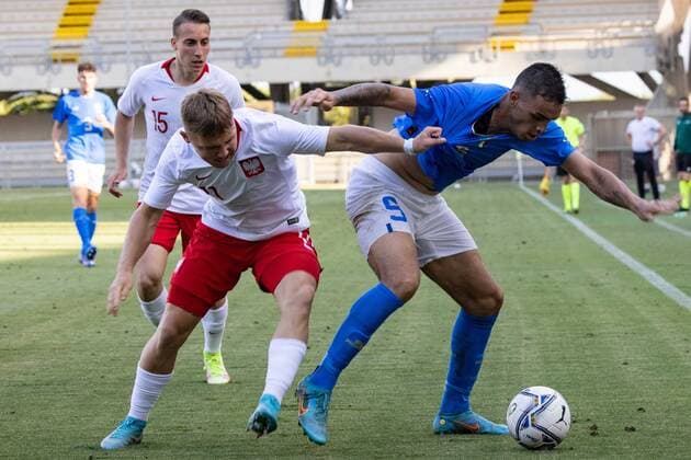 June 7, 2022, San Benedetto del Tronto, Italy: Cosimo Marco Da Graca of Italy U20 and Michal Rakoczy of Poland U20 in action during the International Friendly, Länderspiel, Nationalmannschaft match between Italy U20 and Poland U20 at Stadio Riviera delle Palme on June 7, 2022 in San Benedetto del Tronto, Italy. Ã‚ Photo: . Other - U20 Italy vs Poland, San Benedetto del Tronto, Italy  - ZUMAl164 20220607_zsa_l164_197 Copyright: xCinziaxCamelax