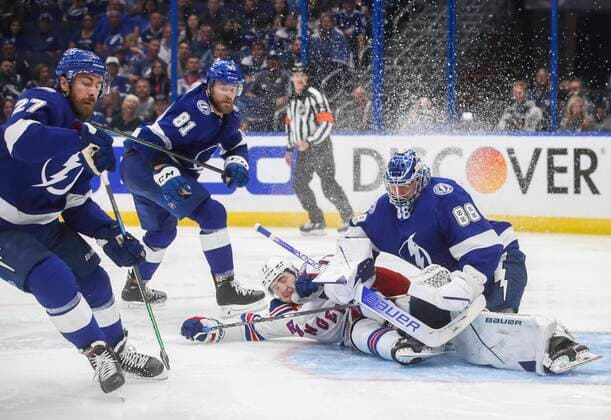 Sport Themen der Woche KW23 June 7, 2022, Tampa, Florida, USA: Tampa Bay Lightning goaltender Andrei Vasilevskiy (88) braces as New York Rangers center Frank Vatrano (77) slides into Vasilevskiy as Tampa Bay Lightning defenseman Ryan McDonagh (27), left, and Tampa Bay Lightning defenseman Erik Cernak (81) look on during the second period in Game 4 of the Eastern Conference final Tuesday, June 7, 2022 in Tampa. Tampa USA - ZUMAs70_ 0160747456st Copyright: xDirkxShaddx