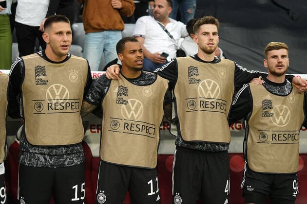 Football, Nations League, international match, Group C, Germany England, 07 06 2022, Allianzarena Munich Niklas Süle, Lukas Nmecha, Anton Stach, Timo Werner all Germany, sing national anthem