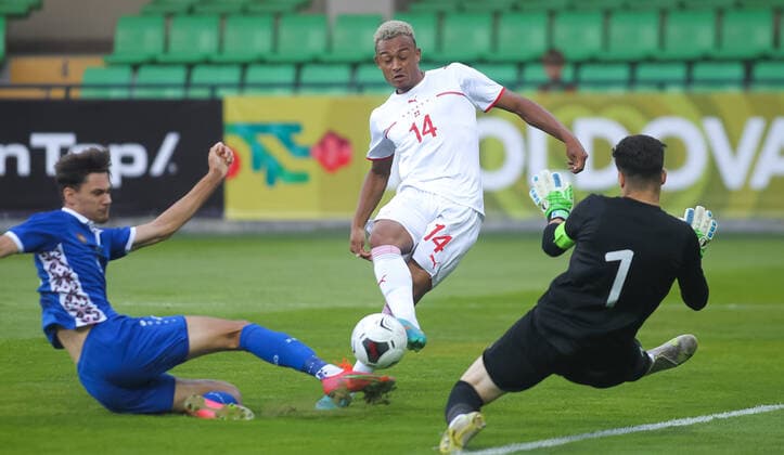 08 06 2022, Chisinau, Stadium Zimbru, U21 European Championship qualification Moldova Switzerland, 14 Dan Ndoye Switzerland in action, on the ball Chisinau Stadium Zimbru Chisinau Moldova  Copyright: xJustPictures.ch AleksandarxDjorovicx