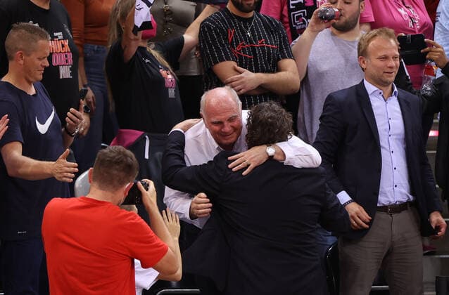 Bonn, Germany 08 06 2022, Telekom Dome, Basketball Bundesliga, playoff, semi-final, 5 game, BBL, Telekom Baskets Bonn vs Bayern Munich, Uli Hoeness congratulates head coach Andrea Trinchieri Bayern after game