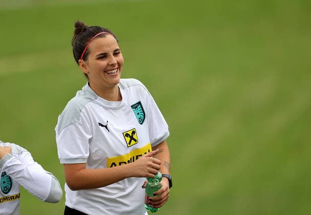 WOMEN SOCCER - AUT vs DEN, preview BAD TATZMANNSDORF,AUSTRIA,09.JUN.22 - WOMEN SOCCER - OEFB international test match, Austria vs Denmark, preview, training AUT. Image shows Jennifer Klein (AUT).  GEPAxpictures xHansxOberlaender