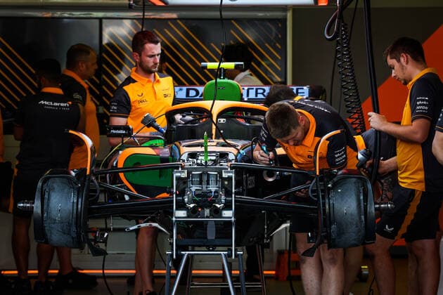 McLaren F1 Team MCL36, mechanical detail and mechanics at work during the Formula 1 Azerbaijan Grand Prix 2022, 8th round of the 2022 FIA Formula One World Championship, WM, Weltmeisterschaft on the Baku City Circuit, from June 10 to 12, 2022 in Baku, Azerbaijan - F1 - AZERBAIJAN GRAND PRIX 2022 DPPI Panoramic  20220609_GOOD5174