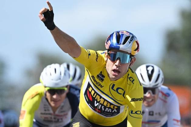 Sport Bilder des Tages CHAINTRE, FRANCE - JUNE 09 : Van Aert Wout (BEL) of Team Jumbo-Visma during stage 5 of the 74th edition of the 2022 Criterium du Dauphine Libere cycling race, a stage of 162,3 kms with start in Thizy-les-Bourgs and finish in Chaintre on June 9, 2022 in Chaintre, France, 9 06 2022 ( Motordriver Kenny Verfaillie - Criterium du Dauphine 2022 - 9 06 2022 PhotoNews Panoramic 