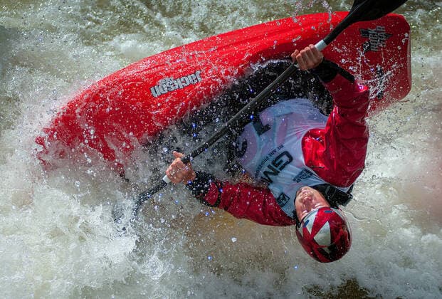 Sport Themen der Woche KW23 Sport Bilder des Tages June 9, 2022: Freestyle World Champion, Nick Troutman, competes in the first round of the GMC GoPro Mountain Games Freestyle Kayak competition, Vail, Colorado. Celebrating their 20th year and hosted by the Vail Valley Foundation, the GoPro Mountain Games are North America s largest celebration of adventure sports, art, and music. Vail, Colorado. Vail USA - ZUMAcls_ 20220609_zaf_cls_014 Copyright: xLarryxClousex