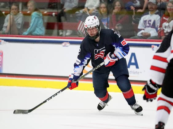 June 9, 2022 - Sydney Morrow of the United States skates with the puck during their game against Canada at LaBahn Ice Arena in Madison, Wisconsin during the 2022 IIHF U-18 Women s World Championship, WM, Weltmeisterschaft Cal Media Madison United States of America - ZUMAc04_ 20220609_zaf_c04_039 Copyright: xRickyxBassmanx