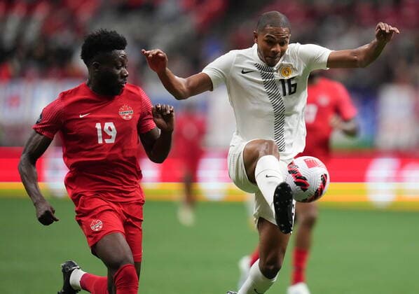 June 9, 2022, VANCOUVER, BC, CANADA: Curacao s Michael Maria (16) and Canada s Alphonso Davies (19) vie for the ball during the first half of a CONCACAF Nations League soccer match, in Vancouver, on Thursday, June 9, 2022. Canada News - June 9, 2022  - ZUMAc35_ 20220609_zaf_c35_160 Copyright: xDarrylxDyckx