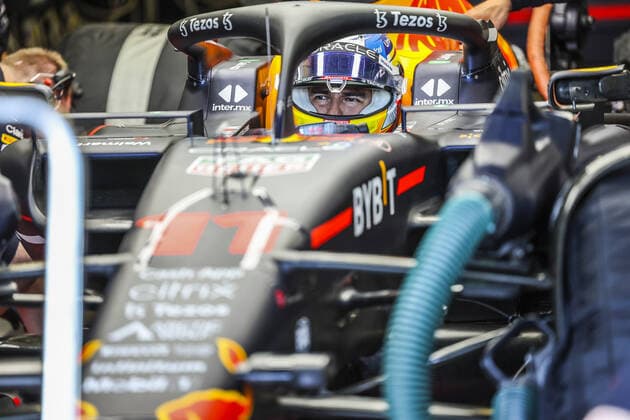 PEREZ Sergio (mex), Red Bull Racing RB18, portraitt during the Formula 1 Azerbaijan Grand Prix 2022, 8th round of the 2022 FIA Formula One World Championship, WM, Weltmeisterschaft on the Baku City Circuit, from June 10 to 12, 2022 in Baku, Azerbaijan - F1 - AZERBAIJAN GRAND PRIX 2022 DPPI Panoramic  GOOD5969