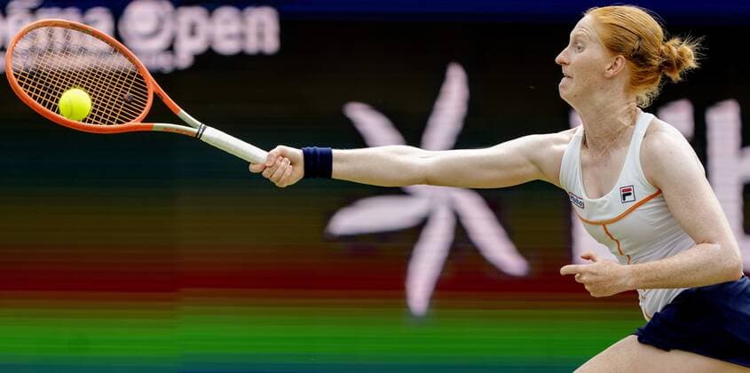 ROSMALEN Tennis player Alison Van Uytvanck Belgium in action during the match against Aryna Sabalenka not in photo, Belarus at the international tennis tournament Libema Open The combined Dutch tennis tournament for men and women will be held on the grass courts of Autotron for twelve days ANP SANDER KING xVIxANPxSportx xxANPxIVx 450208761 originalFilename: 450208761.jpg