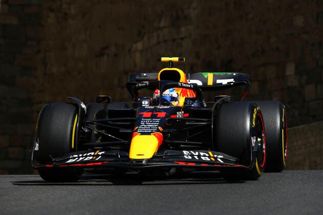 11 PEREZ Sergio (mex), Red Bull Racing RB18, action during the Formula 1 Azerbaijan Grand Prix 2022, 8th round of the 2022 FIA Formula One World Championship, WM, Weltmeisterschaft on the Baku City Circuit, from June 10 to 12, 2022 in Baku, Azerbaijan - F1 - AZERBAIJAN GRAND PRIX 2022 DPPI Panoramic  00122020__B3_2072