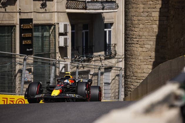 11 PEREZ Sergio (mex), Red Bull Racing RB18, action during the Formula 1 Azerbaijan Grand Prix 2022, 8th round of the 2022 FIA Formula One World Championship, WM, Weltmeisterschaft on the Baku City Circuit, from June 10 to 12, 2022 in Baku, Azerbaijan - F1 - AZERBAIJAN GRAND PRIX 2022 DPPI Panoramic  00122020__R5_7651