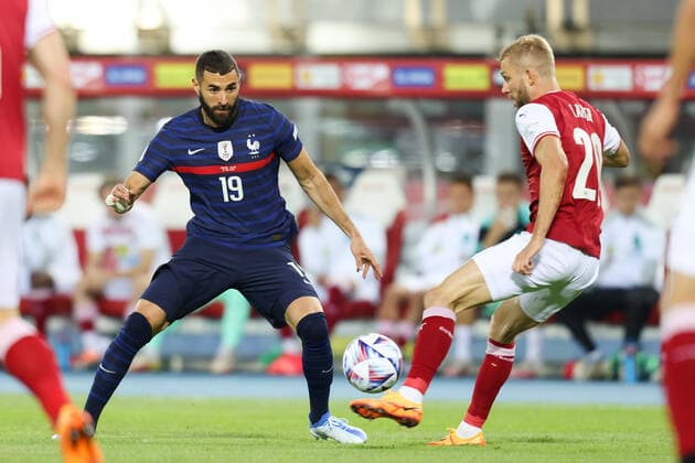 SOCCER - NL, AUT vs FRA VIENNA,AUSTRIA,10.JUN.22 - SOCCER - UEFA Nations League, OEFB international match, Länderspiel, Nationalmannschaft Austria vs France. Image shows Karim Benzema (FRA) and Konrad Laimer (AUT)  GEPAxpictures xGEPAxpictures xArminxRauthner