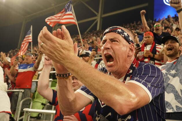 June 10, 2022, Austin, Texas, USA: A fan cheers the USA team during first half action of a CONCACAF Nation s League match at Austin s Q2 Stadium on June 10, 2022. This is the U.S. Men s national team, Nationalteam s (USMNT) final match in the U.S. before the 2022 FIFA World Cup, WM, Weltmeisterschaft, Fussball Austin USA - ZUMAd150 20220610_znp_d150_008 Copyright: xBobxDaemmrichx