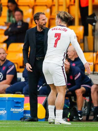 England v Italy UEFA Nations League Gareth Southgate manager of England and Jack Grealish of England during the UEFA Nations League match between England and Italy at Molineux, Wolverhampton Content Not Available For UK Newspapers Copyright: xPaulxChestertonx FIL-17006-0040 UK Newspapers OUT