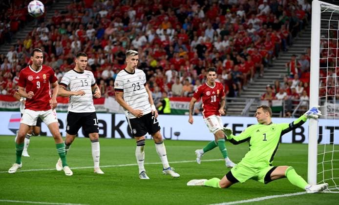 Football, Men, 2022 2023 season, Nations League League A, Group 3, Matchday 3 in Budapest, Hungary Germany, save by goalkeeper Manuel Neuer Germany , 11 06 2022, Copyright: xMatthiasxKochx