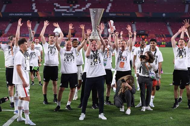 Soccer Europa League final Eintracht Frankfurt Glasgow Rangers on 18 05 2022 at Estadio Ramon Sanchez Pizjuan in Seville Oliver Glasner coach head coach Frankfurt with trophy cup xHDx