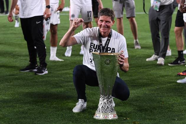 Soccer Europa League final Eintracht Frankfurt Glasgow Rangers on 18 05 2022 at Estadio Ramon Sanchez Pizjuan in Seville Oliver Glasner coach head coach Frankfurt with trophy cup xHDx