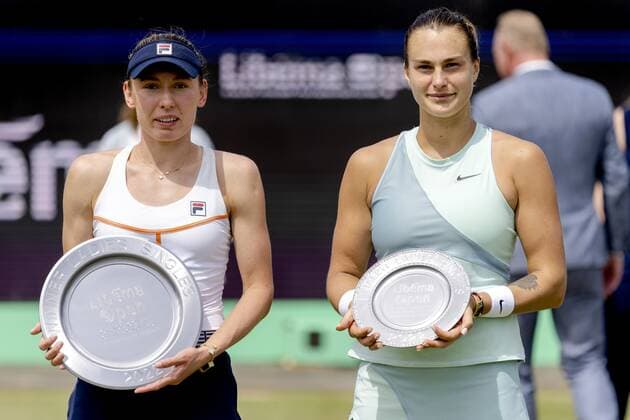 ROSMALEN Tennis player Ekaterina Alexandrova Russia wins the final of the international tennis tournament Libema Open The combined Dutch tennis tournament for men and women will be held on the grass courts of Autotron for twelve days Right number two Aryna Sabalenka Belarus ANP SANDER KING xVIxANPxSportx xxANPxIVx 450315653 originalFilename: 450315653.jpg