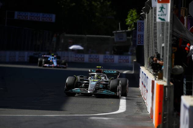 44 HAMILTON Lewis (gbr), Mercedes AMG F1 Team W13, action during the Formula 1 Azerbaijan Grand Prix 2022, 8th round of the 2022 FIA Formula One World Championship, WM, Weltmeisterschaft on the Baku City Circuit, from June 10 to 12, 2022 in Baku, Azerbaijan - F1 - AZERBAIJAN GRAND PRIX 2022 - RACE DPPI Panoramic  _B3_4187