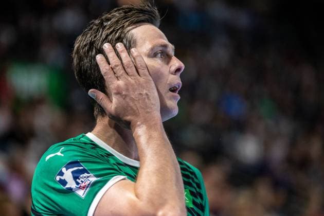 Berlin, 12 06 2022, Handball Bundesliga, Fuechse Berlin SG Flensburg Handewitt, 34 Spieltag, Max Schmeling Halle Berlins Hans Lindberg reacts to missed conclusion Fuechse Berlin SG Flensburg Handewitt