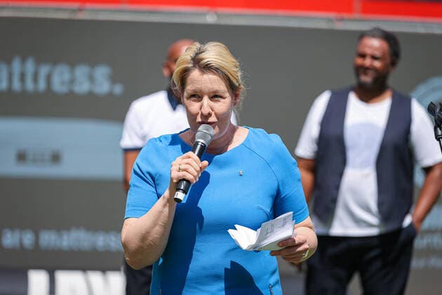 Berlins Governing Mayor Franziska Giffey at the opening ceremony at Steffi Graf Stadium, bett1open WTA 500, Berlin, LTTC Rot Weiß , 12 06 2022, Copyright: xClaudioxGärtnerx