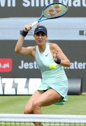 Belinda Bencic SUI action upper body tennis bed1 open WTA 500 tournament on grass women season 2021 2022 14 06 2022