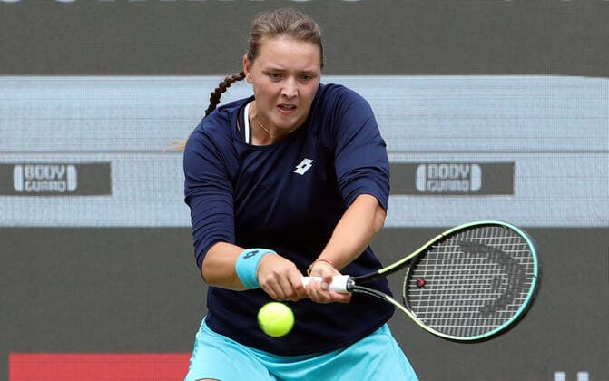 Jule Niemeier GER action upper body tennis bed1 open WTA 500 tournament on grass women season 2021 2022 14 06 2022