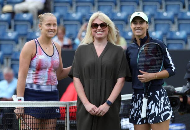 14th June 2022; Edgbaston Priory Club, Edgbaston, Birmingham, United Kingdom; Birmingham Classic Lawn Tennis tournament; Emma Fitch Evans (centre) performs the coin toss in the match between Shelby Rogers (USA) LEFT and Sorana Cirstea (ROU) RIGHT  ActionPlus12399848 RogerxEvans