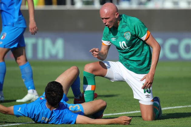 UEFA Under 21 European Championship, EM, Europameisterschaft Qualifier, Stadio Cino e Lillo Del Duca, Ascoli, Italy 14 6 2022 Italy vs Republic of Ireland Ireland s Will Smallbone reacts to Fabiano Parisi of Italy Will Smallbone reacts to Fabiano Parisi 14 6 2022  Copyright: x INPHO GiuseppexFamax ITALY_IRELAND_U21_53