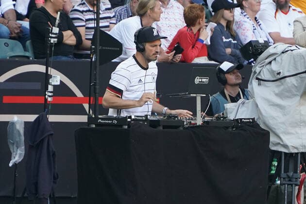 DJ Teddy O plays before the game during the warm up of the German team Moenchengladbach 14 06 2022 Germany vs Italy, Nations League A3 4 match day, Borussia Park