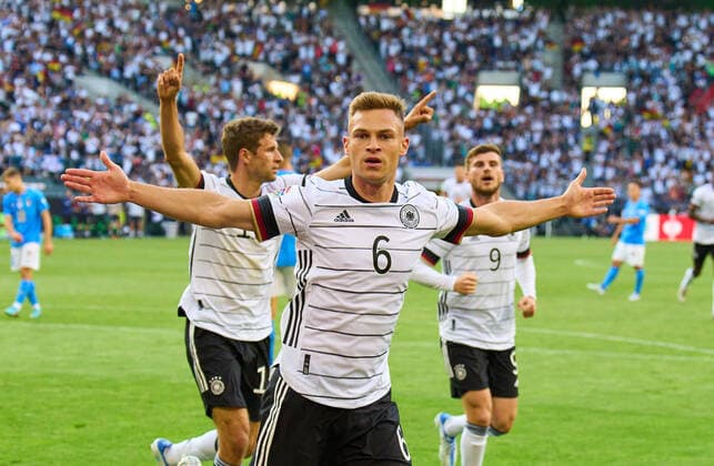 Joshua Kimmich, DFB 6 scores, shoots goal , Tor, Treffer, Torschuss, 1-0, celebrates his goal, happy, laugh, celebration, in the UEFA Nations League 2022 match GERMANY - ITALY in Season 2022 2023 on Juni 14, 2022 in Mönchengladbach, Germany.
