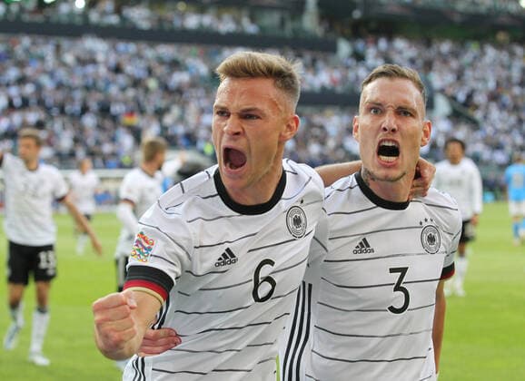Goal celebration 1 0 Germany, goal scorer Joshua Kimmich GER Right David Raum GER Germany Italy Football International 2022, Nations League Mönchengladbach, GER, 14 06 2022 ,