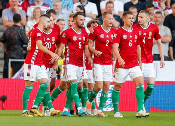 England v Hungary UEFA Nations League Hungary players celebrate Roland Sallai of Hungary scoring during the UEFA Nations League match between England and Hungary at Molineux, Wolverhampton Content Not Available For UK Newspapers Copyright: xPaulxChestertonx FIL-17013-0075 UK Newspapers OUT