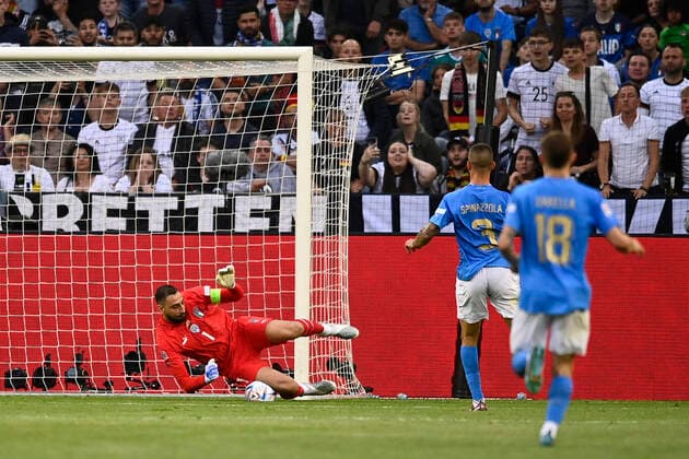 Photo LaPresse - Fabio Ferrari June, 14 2022 M& xf6;nchengladbach, Germany soccer Germany vs Italy - Uefa Nations League - Group C 3 6 - Stadium Stadion im Borussia-Park. In the pic: Gianluigi Donnarumma keep safe  Copyright: xFabioxFerrari LaPressex
