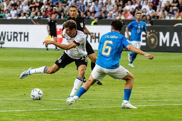 Thomas Mueller Germany, 13 , Davide Calabria Italy 06 GER, Germany Germany vs Italy Italy, football, Laenderspiel, UEFA Nations League Division A, Group 3, 2022 2023, 14 06 2022, DFB DFL regulations prohibit any use of photographs as image sequences and or quasi video GER, Germany Germany vs Italy Italy, football, Laenderspiel, UEFA Nations League Division A, Group 3, 2022 2023, 14 06 2022 Moenchengladbach Copyright: xEibner-Pressefoto RogerxBuerkex EP_EER